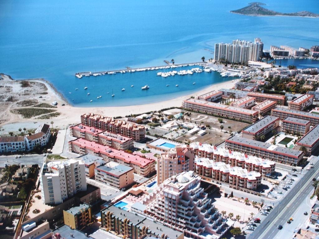Apartamentos Tesy La Manga del Mar Menor Oda fotoğraf
