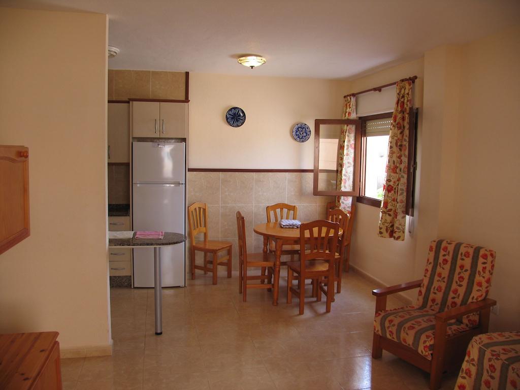 Apartamentos Tesy La Manga del Mar Menor Oda fotoğraf