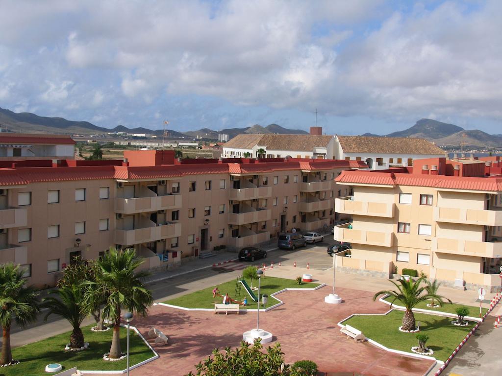 Apartamentos Tesy La Manga del Mar Menor Oda fotoğraf